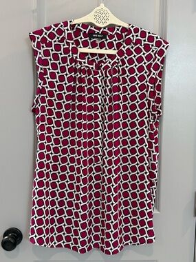 Nine West Magenta and White Geometric Sleeveless Camisole